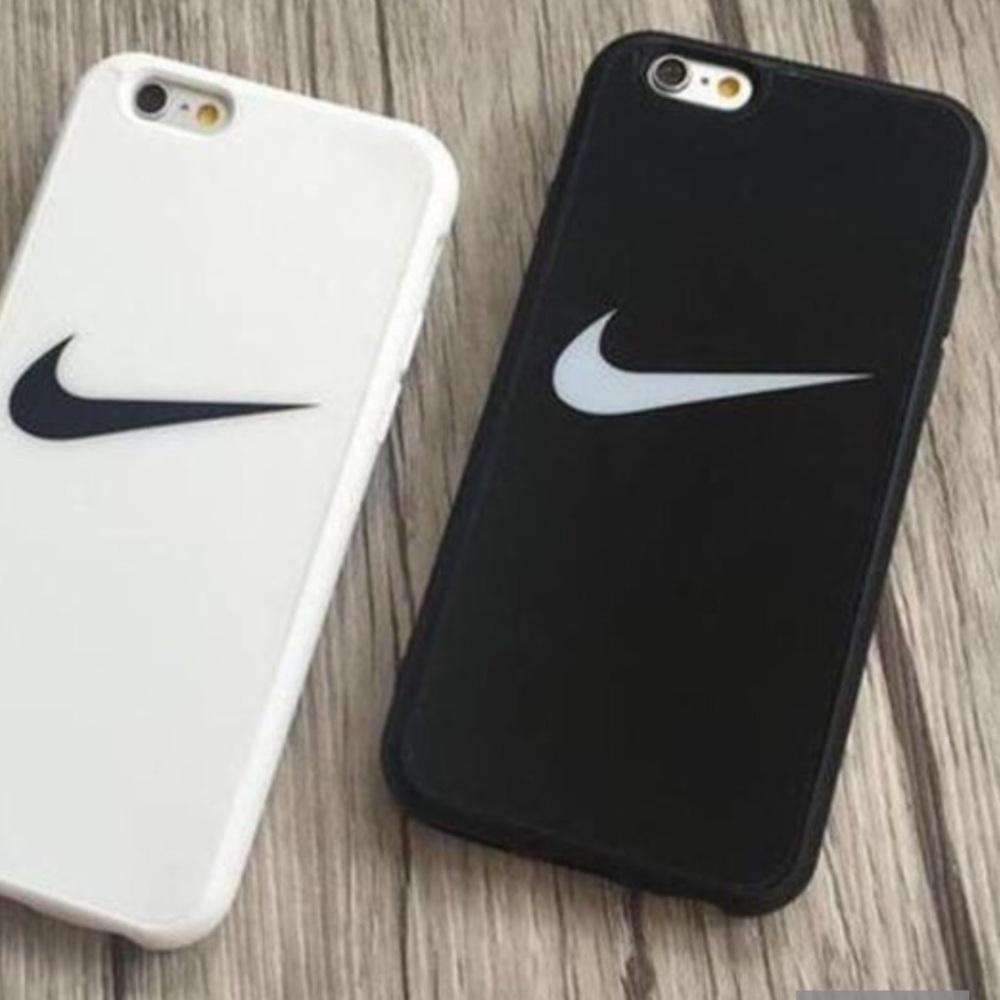 New never used black nike Xs phone case